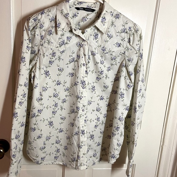 ZARA Beautiful Floral Top Long Sleeves Quilted Yoke Snap Closure Women’s Size M - Picture 8 of 12
